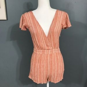 🍋 Honey punch tie up romper size small